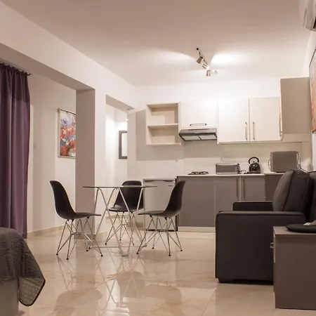 Makronissos Apartman *